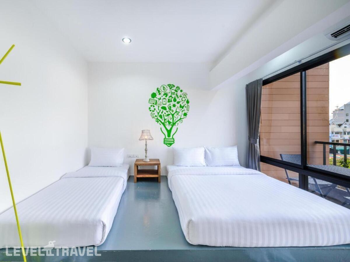 фотографии номера Трехместный номер отеля Eco Hostel Phuket в Таиланд(город Пхукет) - фото №1