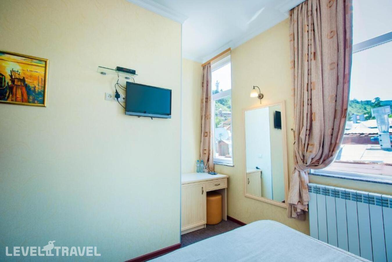 фотографии номера Стандартный номер отеля Sharden Hotel в Грузия(Тбилиси) - фото №2
