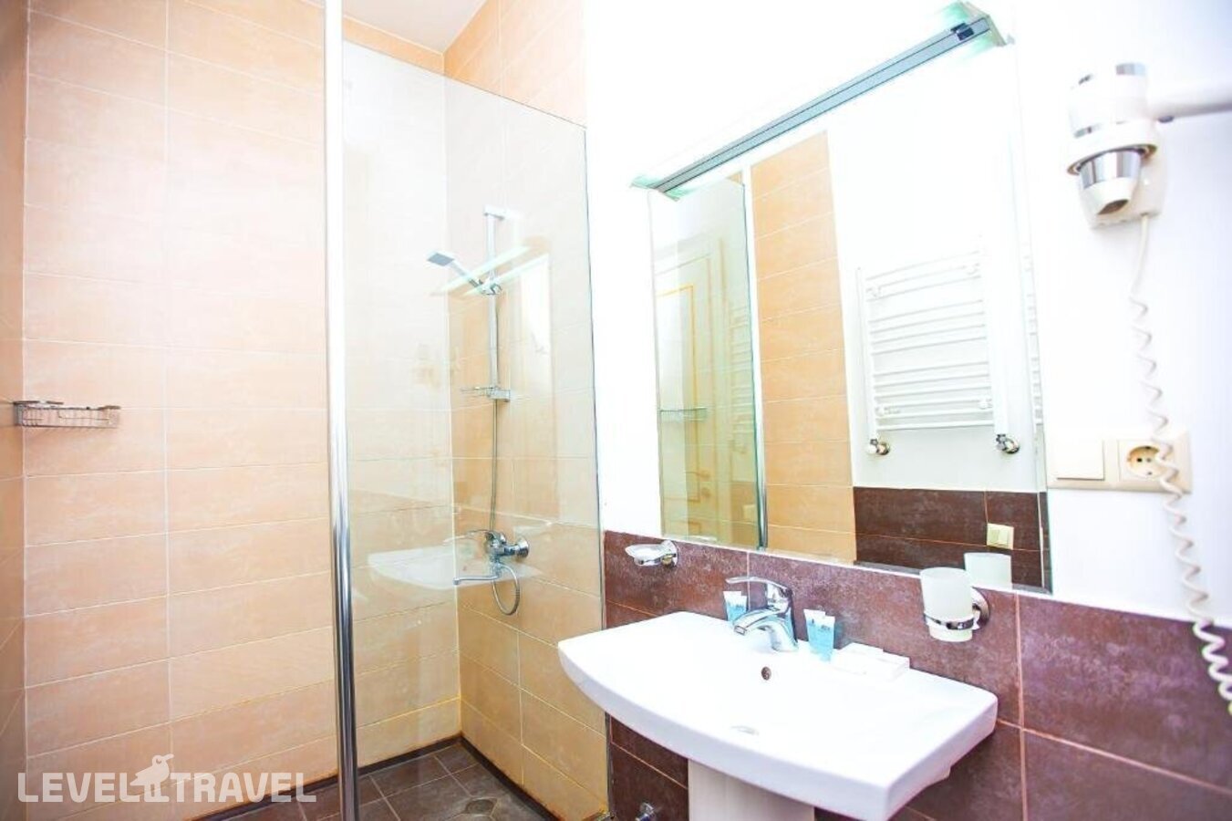 фотографии номера Улучшенный номер отеля Rustaveli Hotel в Грузия(Тбилиси) - фото №5