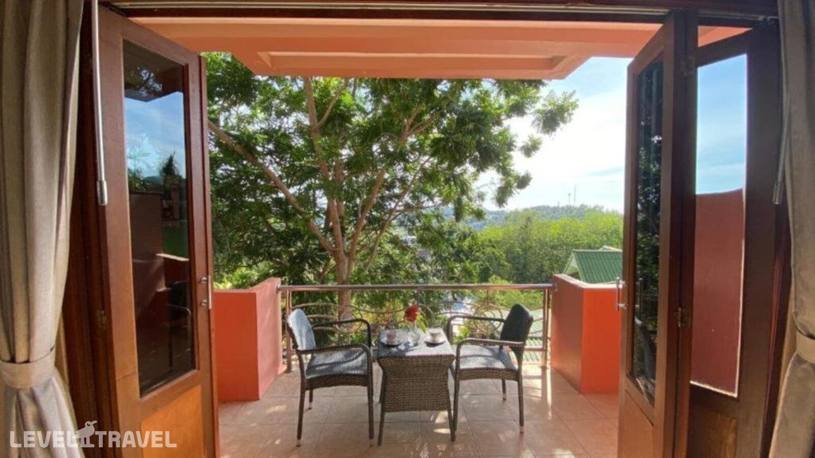 фотографии номера Делюкс отеля Baan Kongdee Sunset Resort в Таиланд(Ката Бич) - фото №10