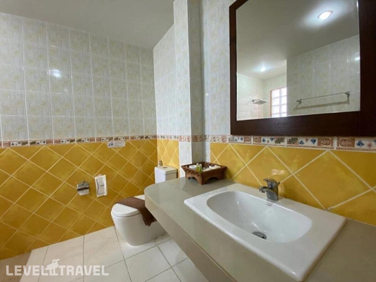 фотографии номера Делюкс отеля Baan Kongdee Sunset Resort в Таиланд(Ката Бич) - фото №3