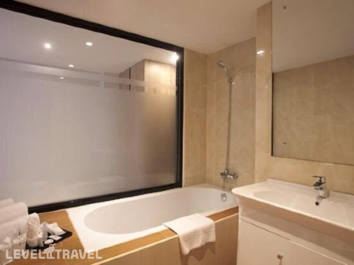 фотографии номера Семейный номер отеля Paripas Patong Resort в Таиланд(Патонг Бич) - фото №14