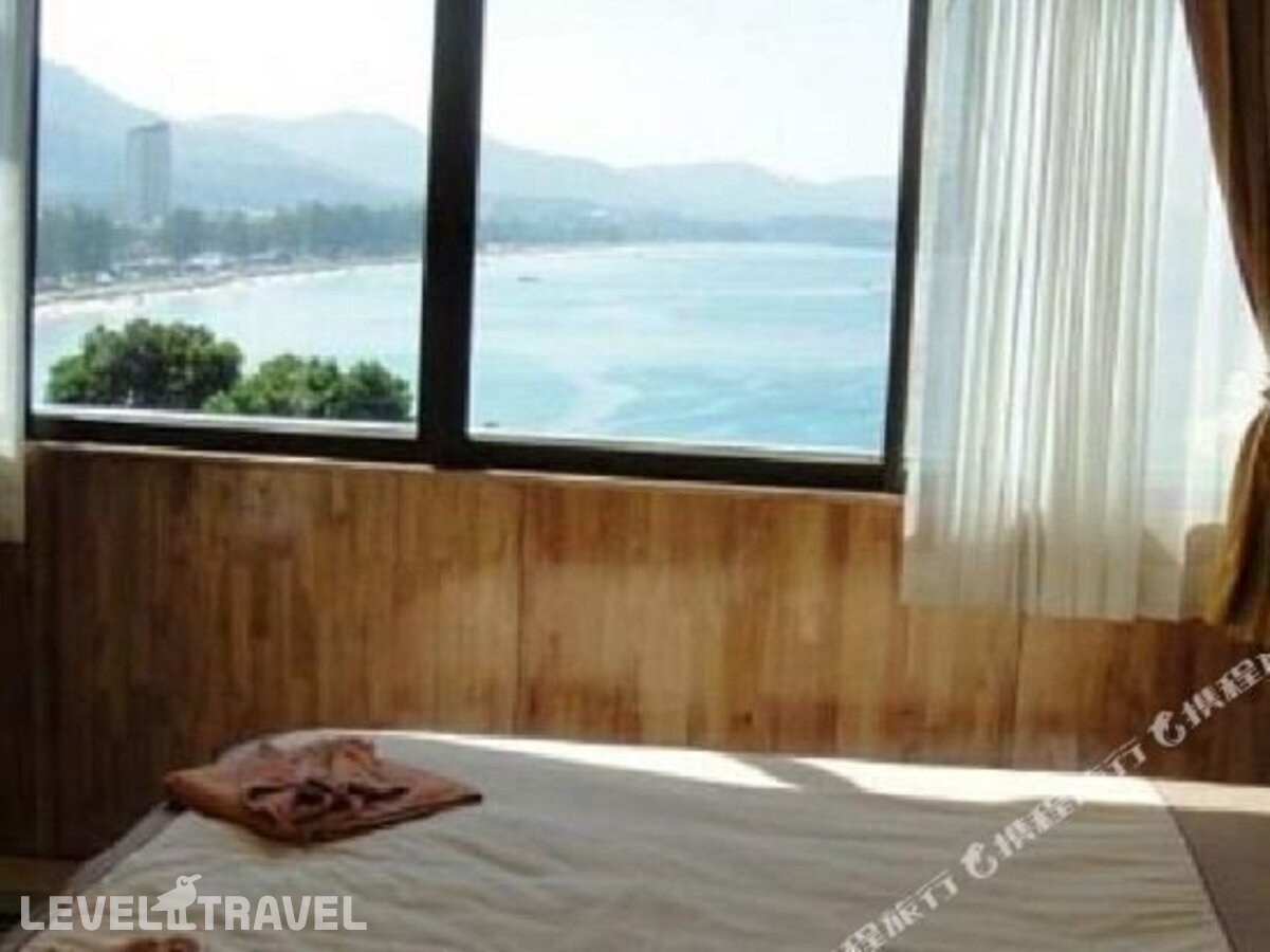 фотографии номера Люкс отеля Baan Karon Hill Phuket Resort в Таиланд(Карон Бич) - фото №10
