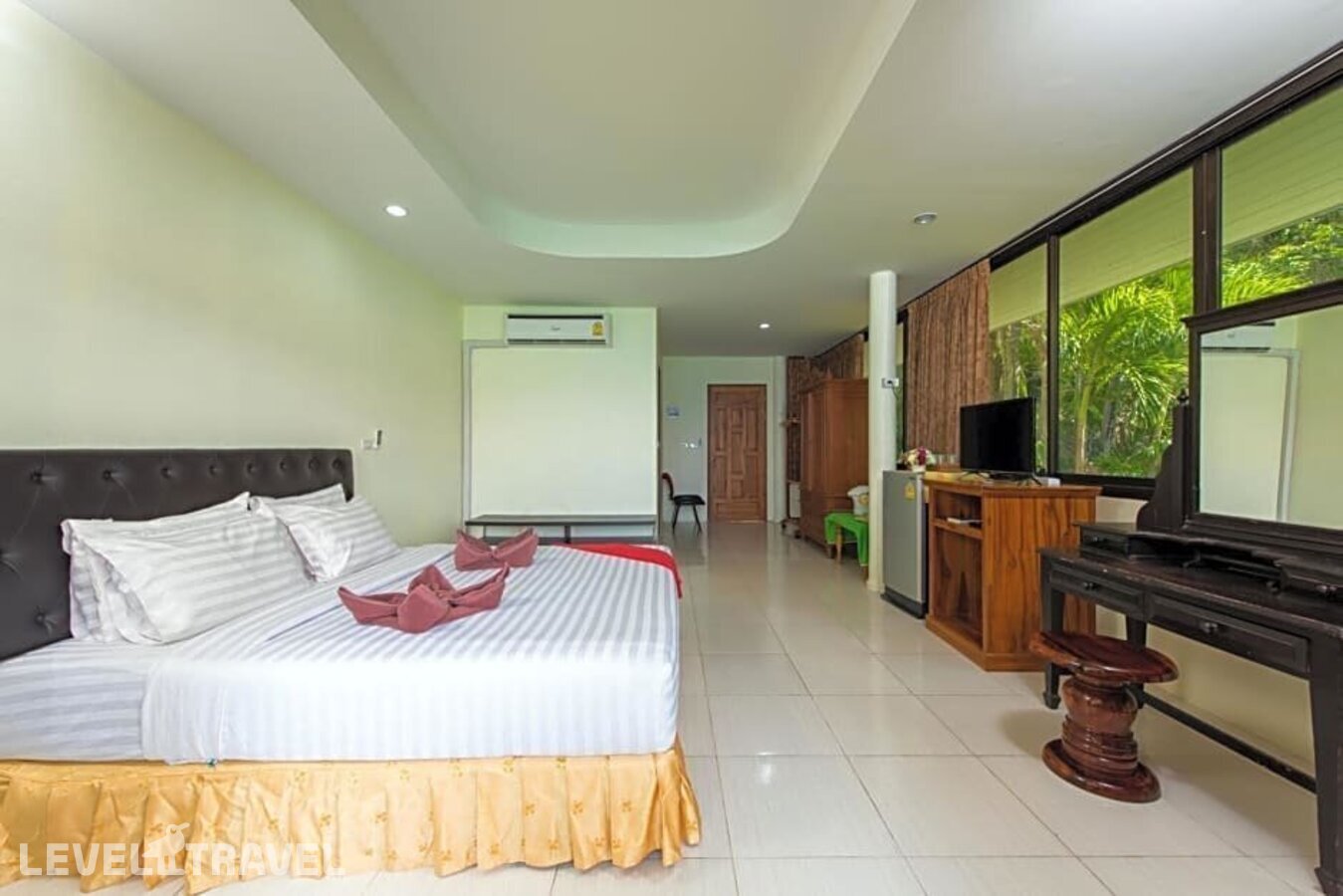 фотографии номера Люкс отеля Baan Karon Hill Phuket Resort в Таиланд(Карон Бич) - фото №3
