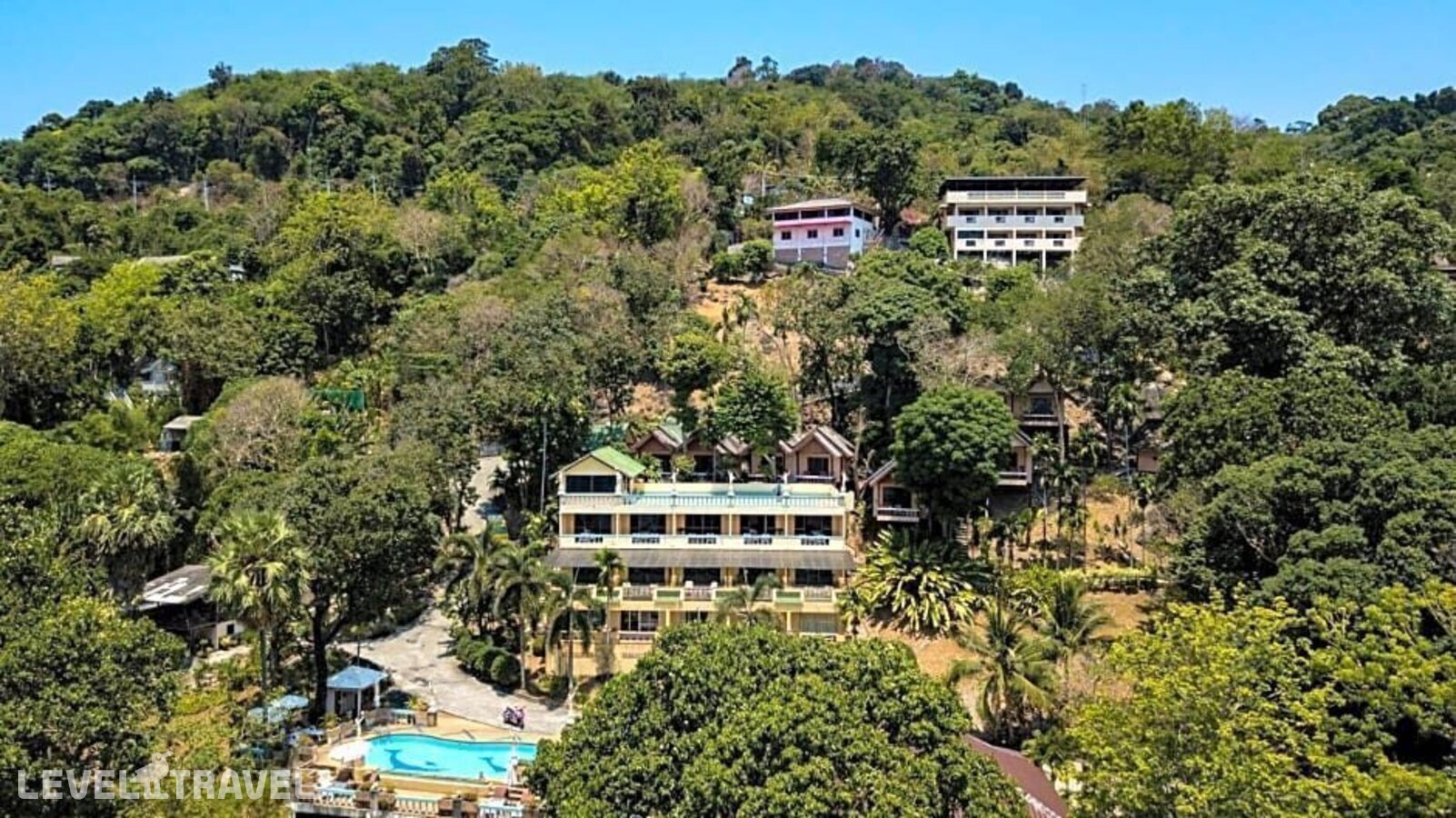 фотографии номера Люкс отеля Baan Karon Hill Phuket Resort в Таиланд(Карон Бич) - фото №8