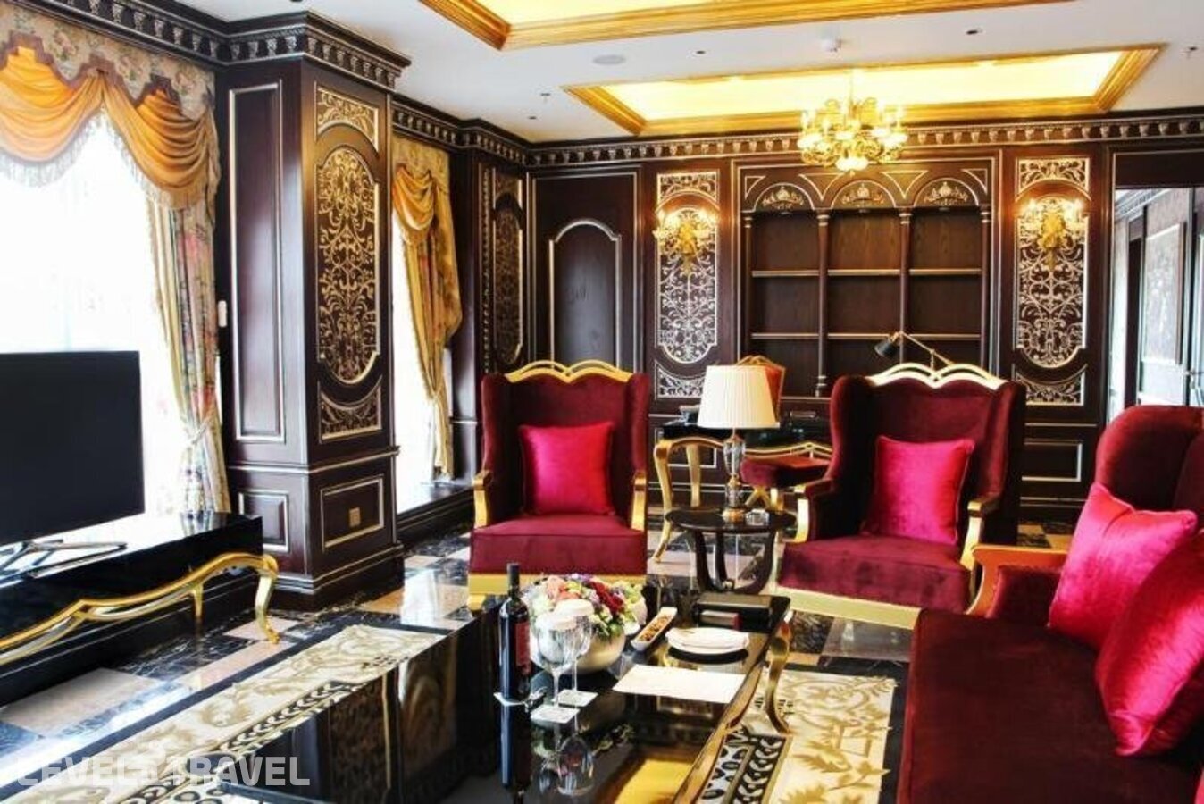 фотографии номера Люкс Премьер отеля Hotels & Preference Hualing Tbilisi в Грузия(Тбилиси) - фото №2