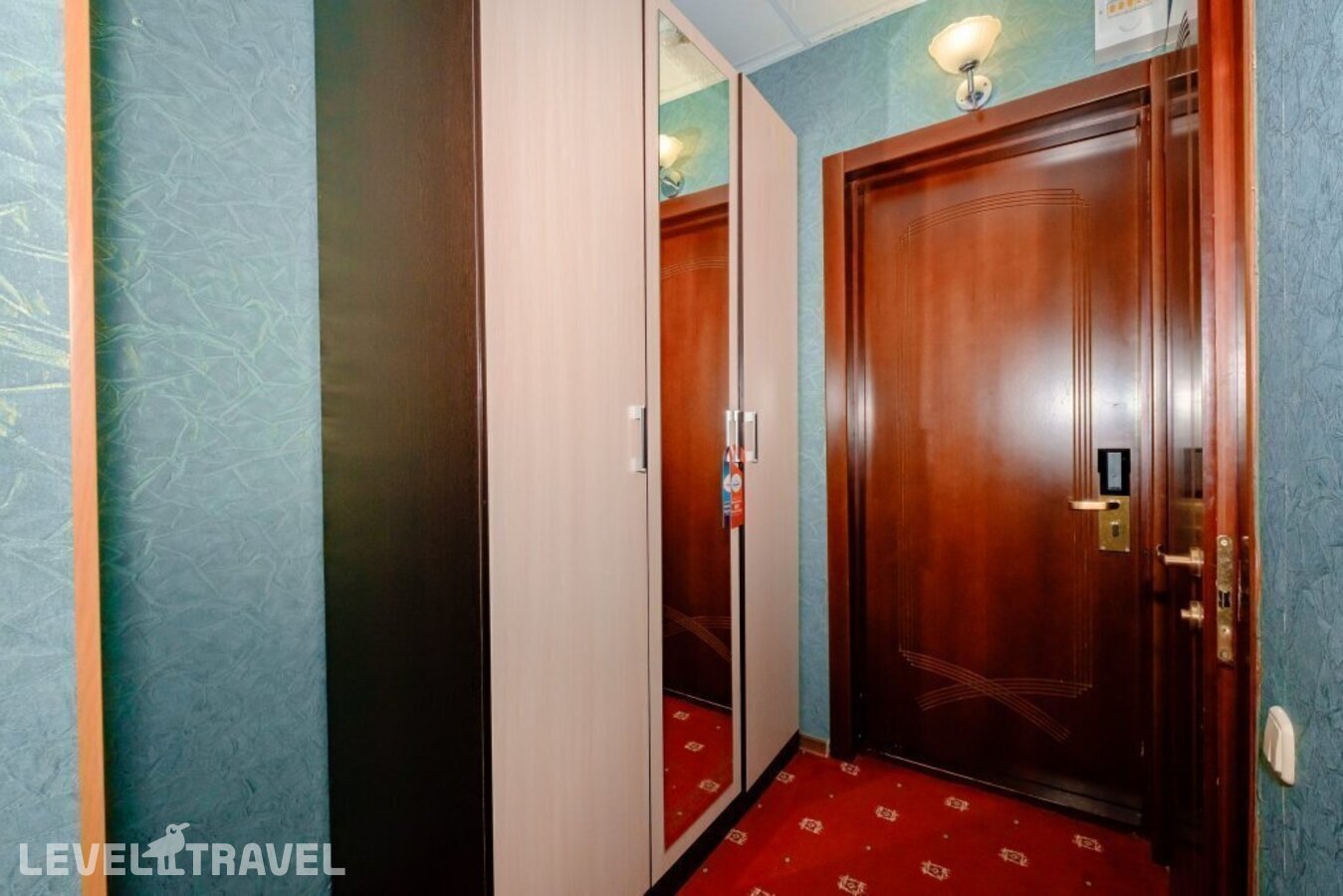 фотографии номера Стандартный номер отеля Отель Кипарис (Ex.Приморье Делюкс) в Россия(Ольгинка) - фото №21