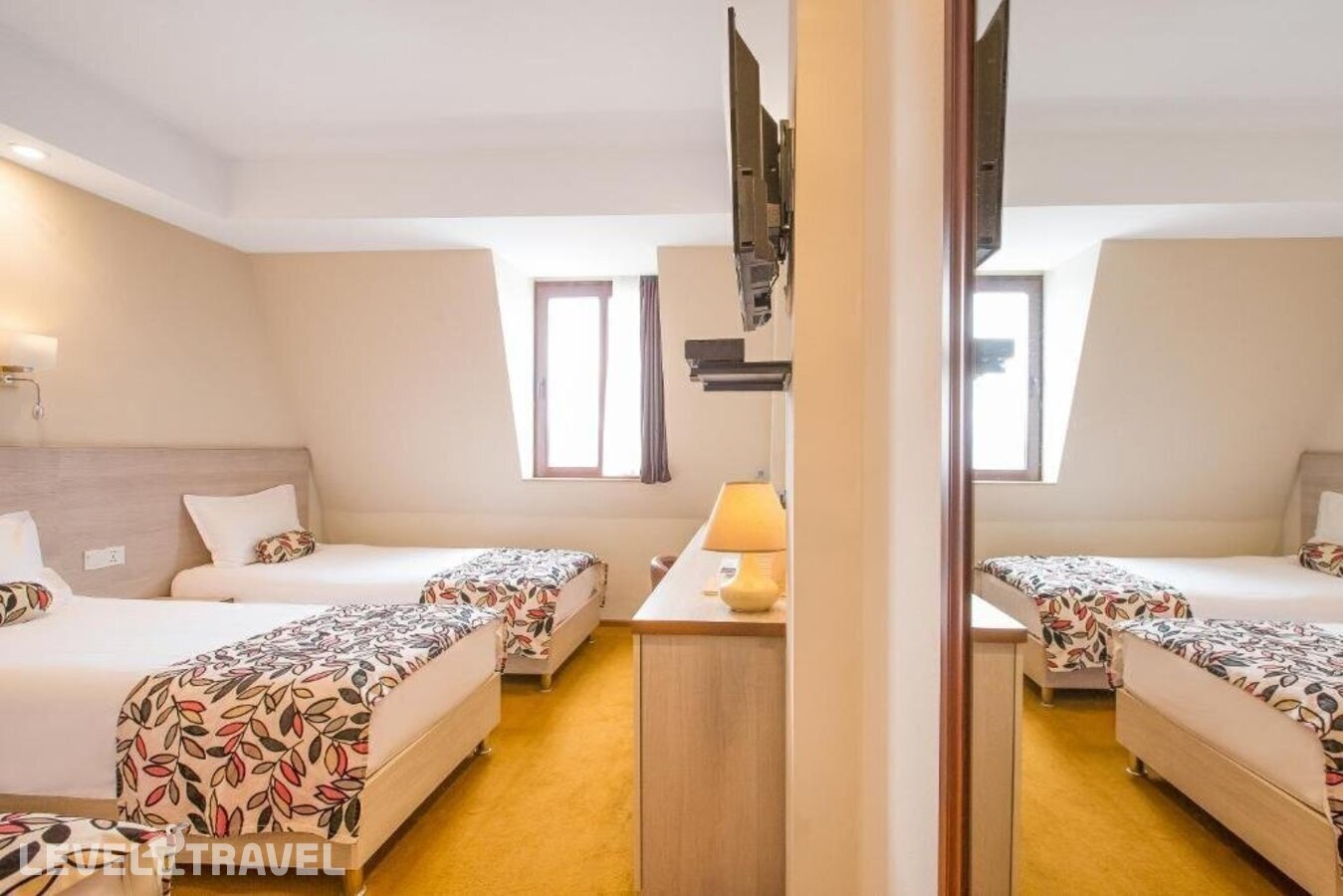 фотографии номера Семейный экономичный отеля Urban Boutique Hotel в Грузия(Тбилиси) - фото №3