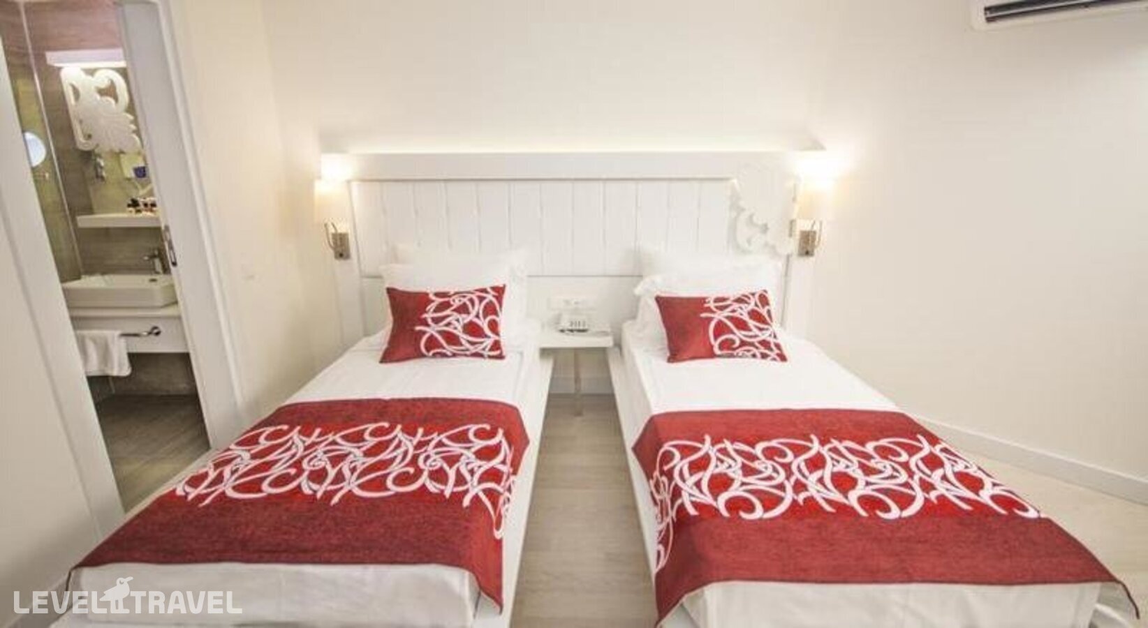 фотографии номера Одноместный номер отеля Laguna Beach Alya Resort & Spa в Турция(Окурджалар) - фото №1