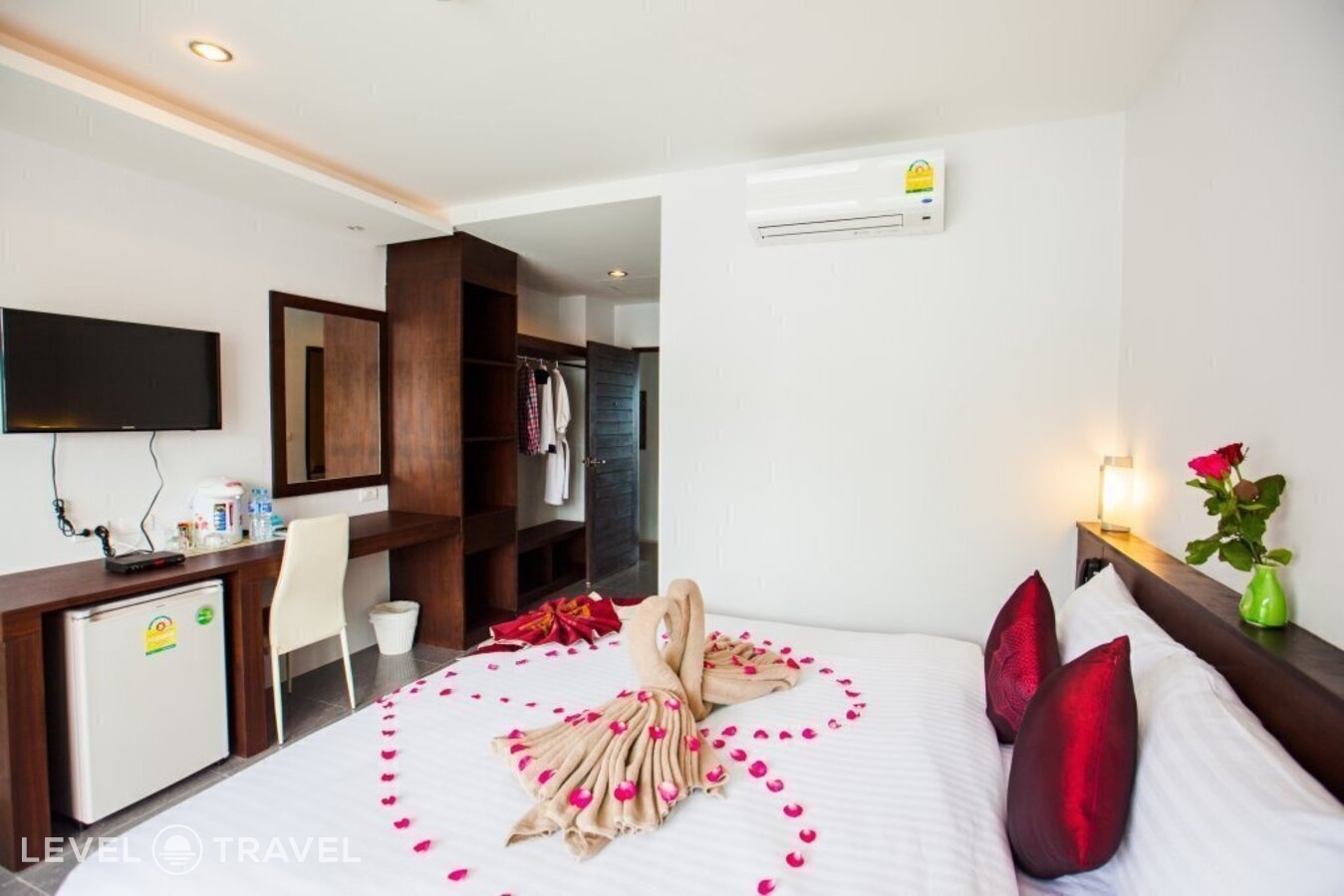 фотографии номера Семейный номер отеля Patong Buri Resort в Таиланд(Патонг Бич) - фото №1