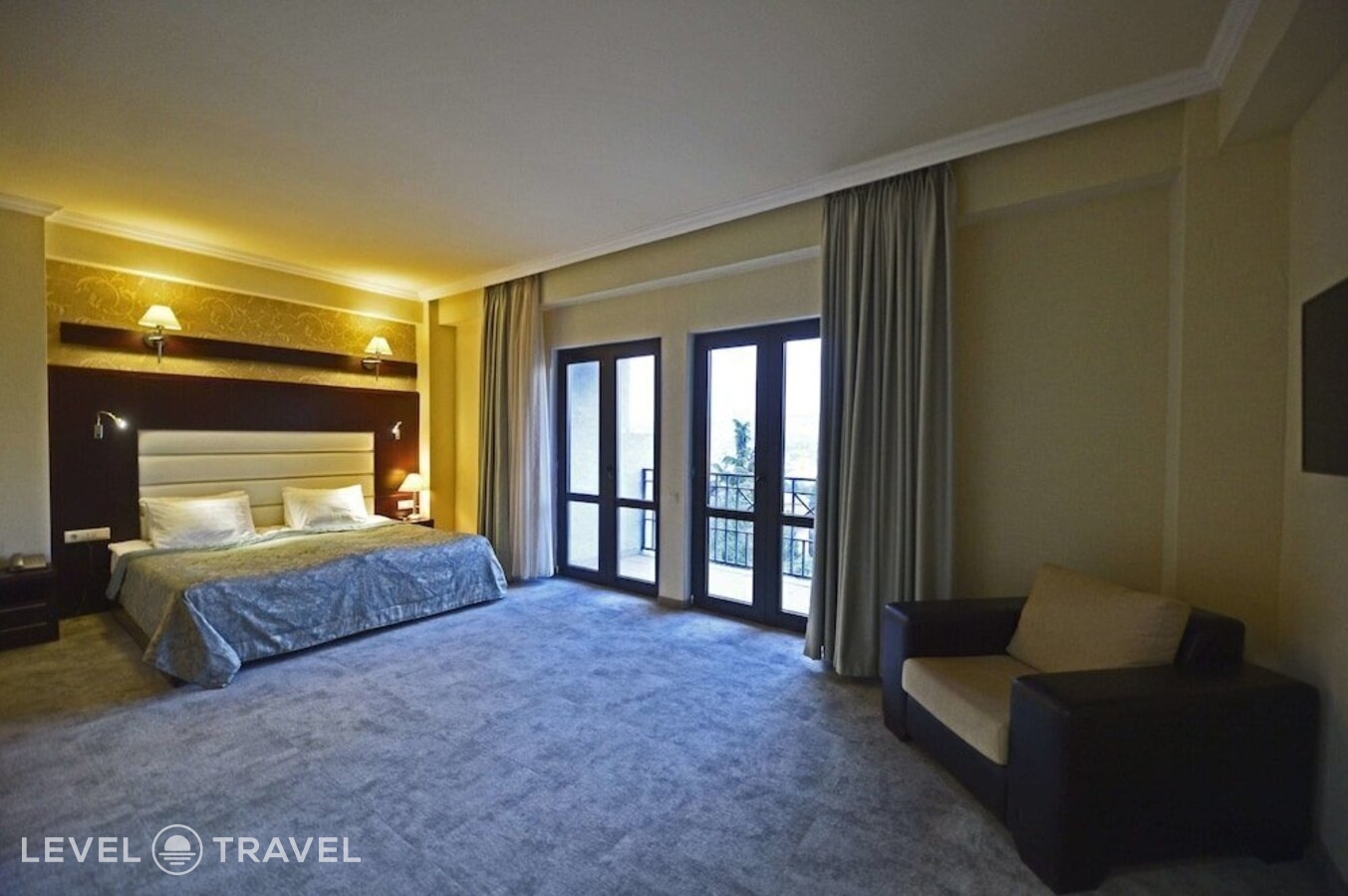 фотографии номера Представительский люкс отеля Astoria Hotel Tbilisi в Грузия(Тбилиси) - фото №8