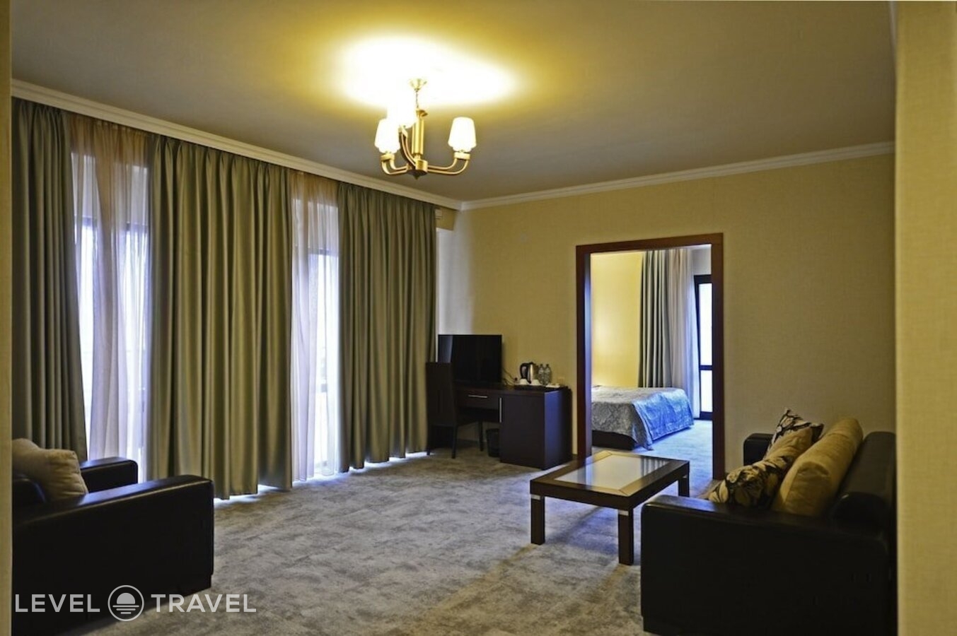 фотографии номера Представительский люкс отеля Astoria Hotel Tbilisi в Грузия(Тбилиси) - фото №5