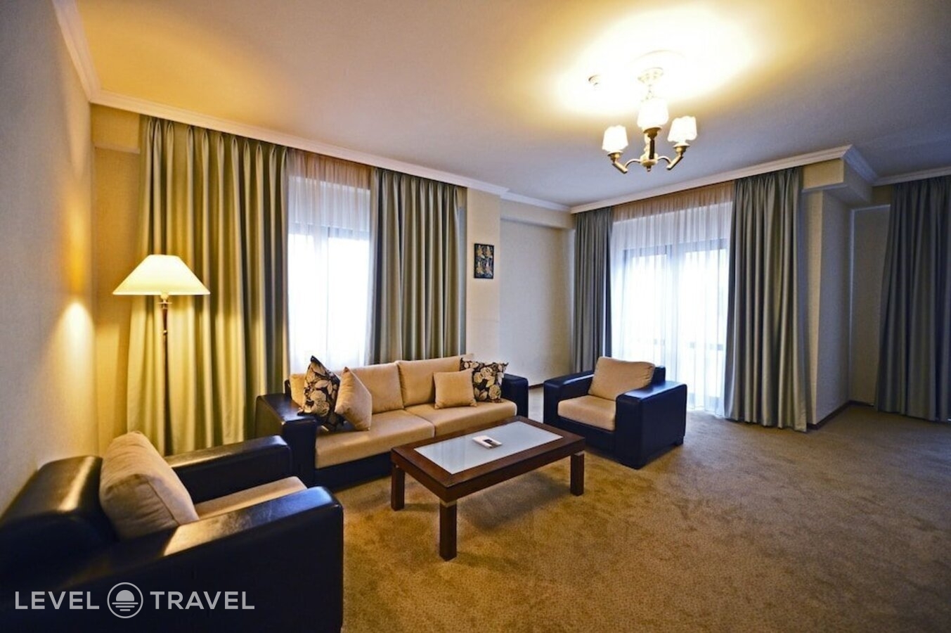 фотографии номера Представительский люкс отеля Astoria Hotel Tbilisi в Грузия(Тбилиси) - фото №7