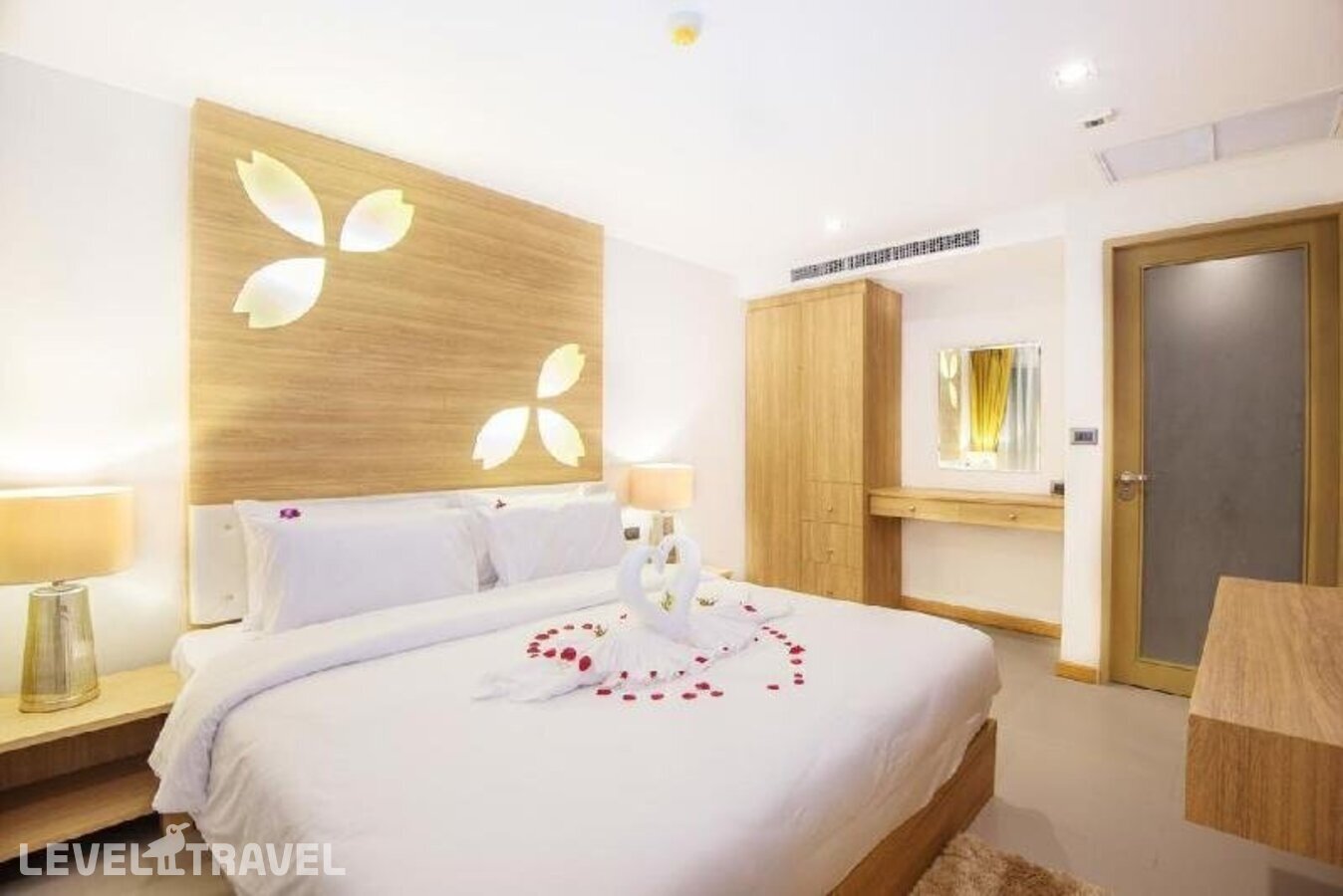 фотографии номера Стандартный номер отеля Clarion Hotel Patong (Ex.Araya Patong Beach Hotel) в Таиланд(Патонг Бич) - фото №4