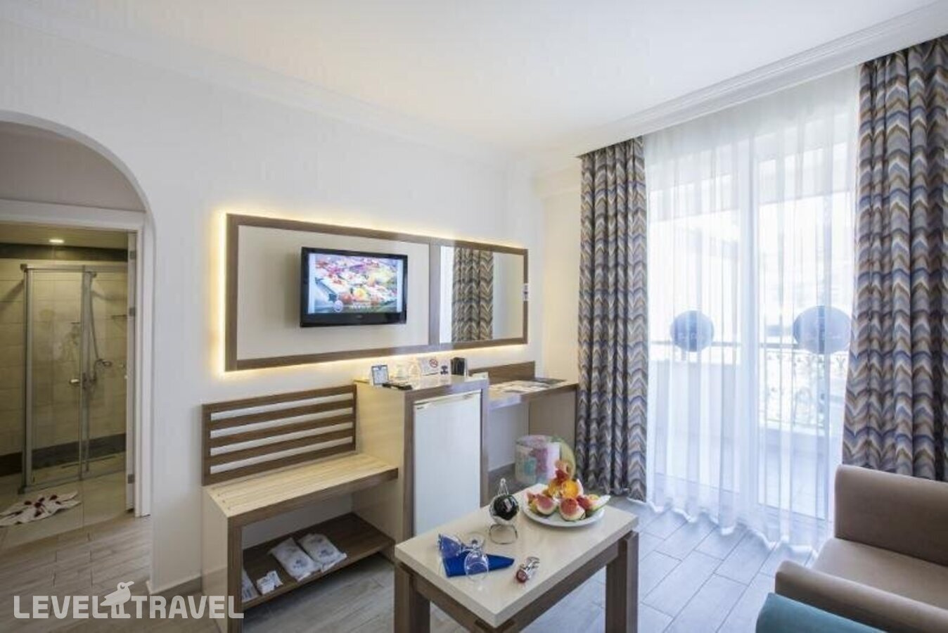 фотографии номера Улучшенный семейный отеля Club Big Blue Suite Hotel в Турция(Аланья - центр) - фото №2