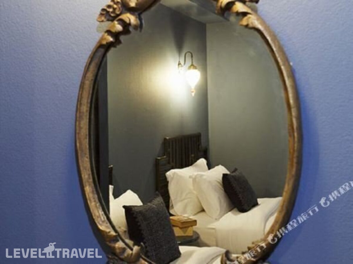 фотографии номера Делюкс отеля Baan Chart Hotel в Таиланд(Бангкок) - фото №4