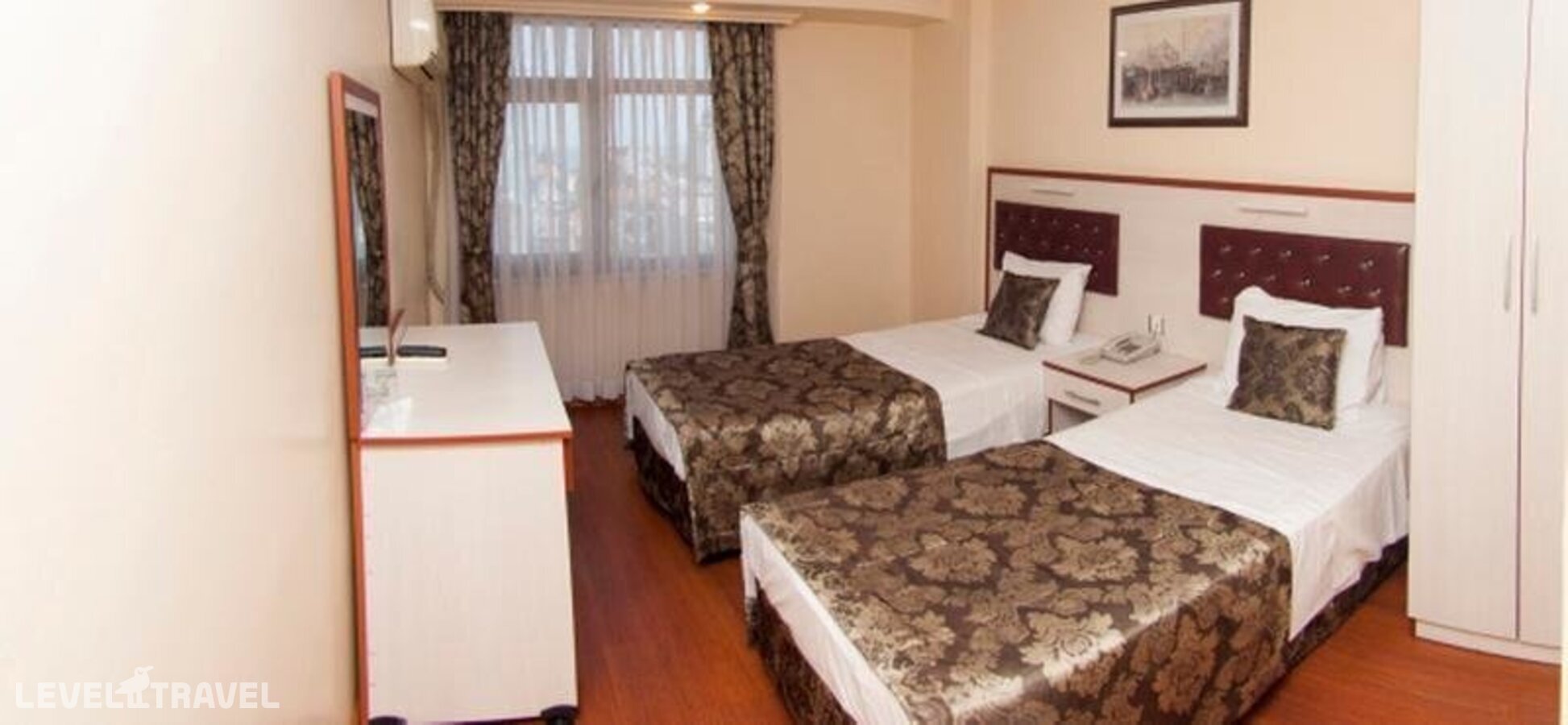 фотографии номера Семейный номер отеля Tayhan Hotel в Турция(Фатих) - фото №8