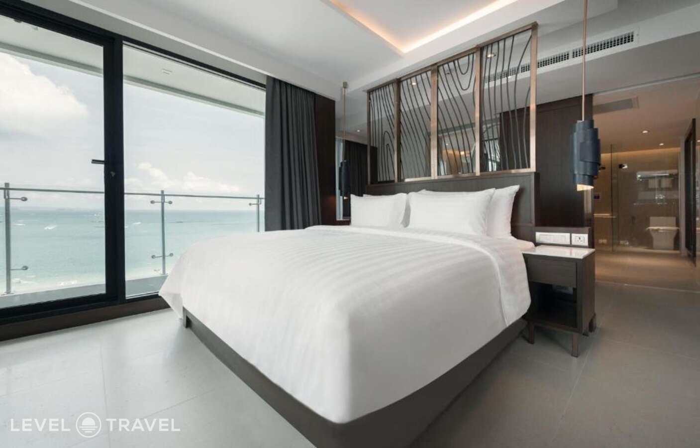 фотографии номера Люкс отеля Mytt Beach Hotel в Таиланд(Центральная Паттайя) - фото №7