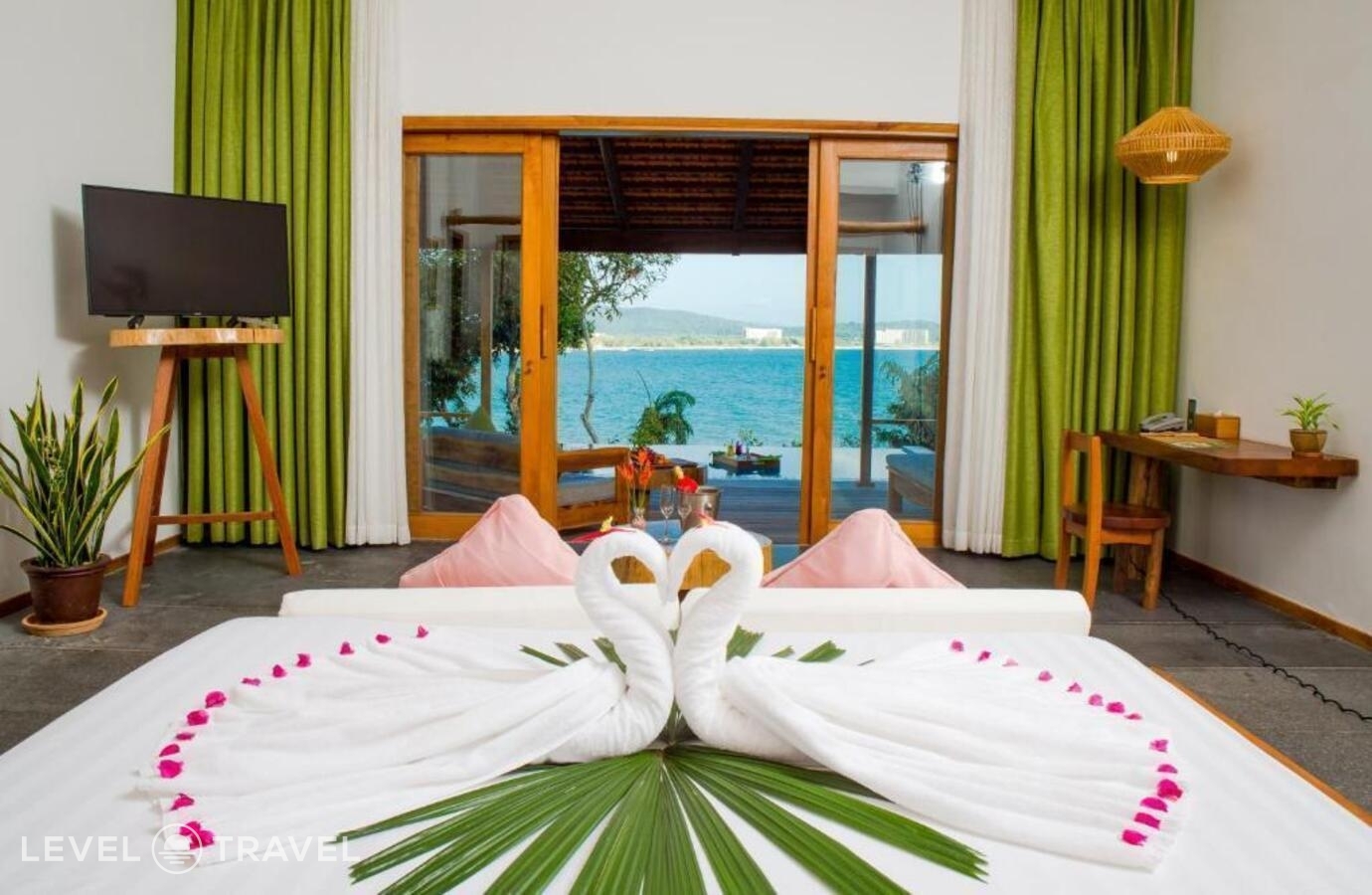 фотографии номера Стандартный номер отеля Green Bay Phu Quoc Resort & Spa в Вьетнам(Фукуок) - фото №11