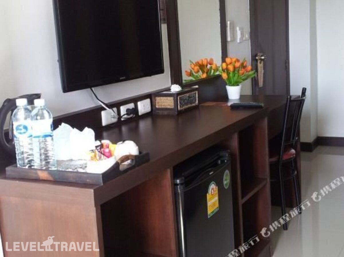 фотографии номера Улучшенный номер отеля Patong Mansion Hotel в Таиланд(Патонг Бич) - фото №9