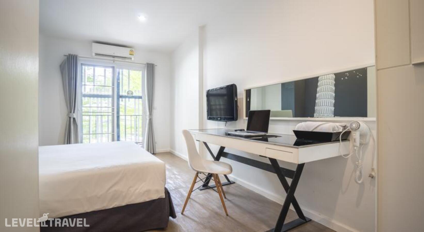 фотографии номера Улучшенный номер отеля Blu Monkey Hostel в Таиланд(город Пхукет) - фото №1