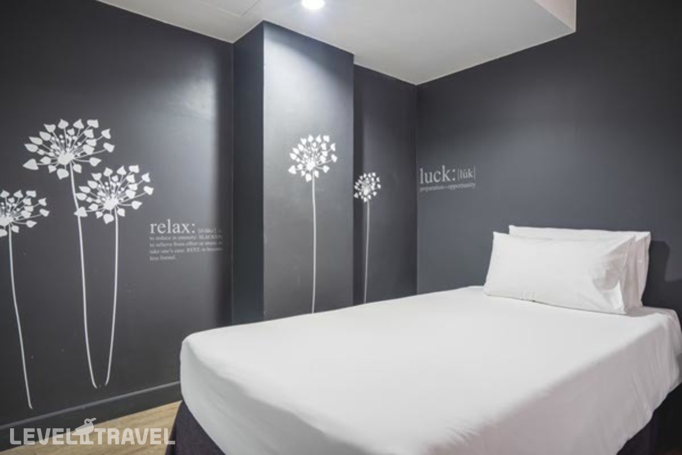фотографии номера Трехместный номер отеля Blu Monkey Hostel в Таиланд(город Пхукет) - фото №2