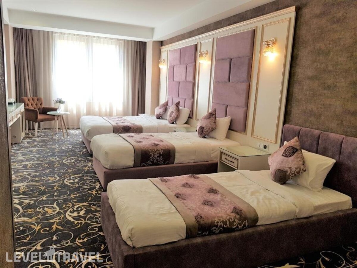 фотографии номера Четырехместный номер отеля Gold Tbilisi Hotel в Грузия(Тбилиси) - фото №6