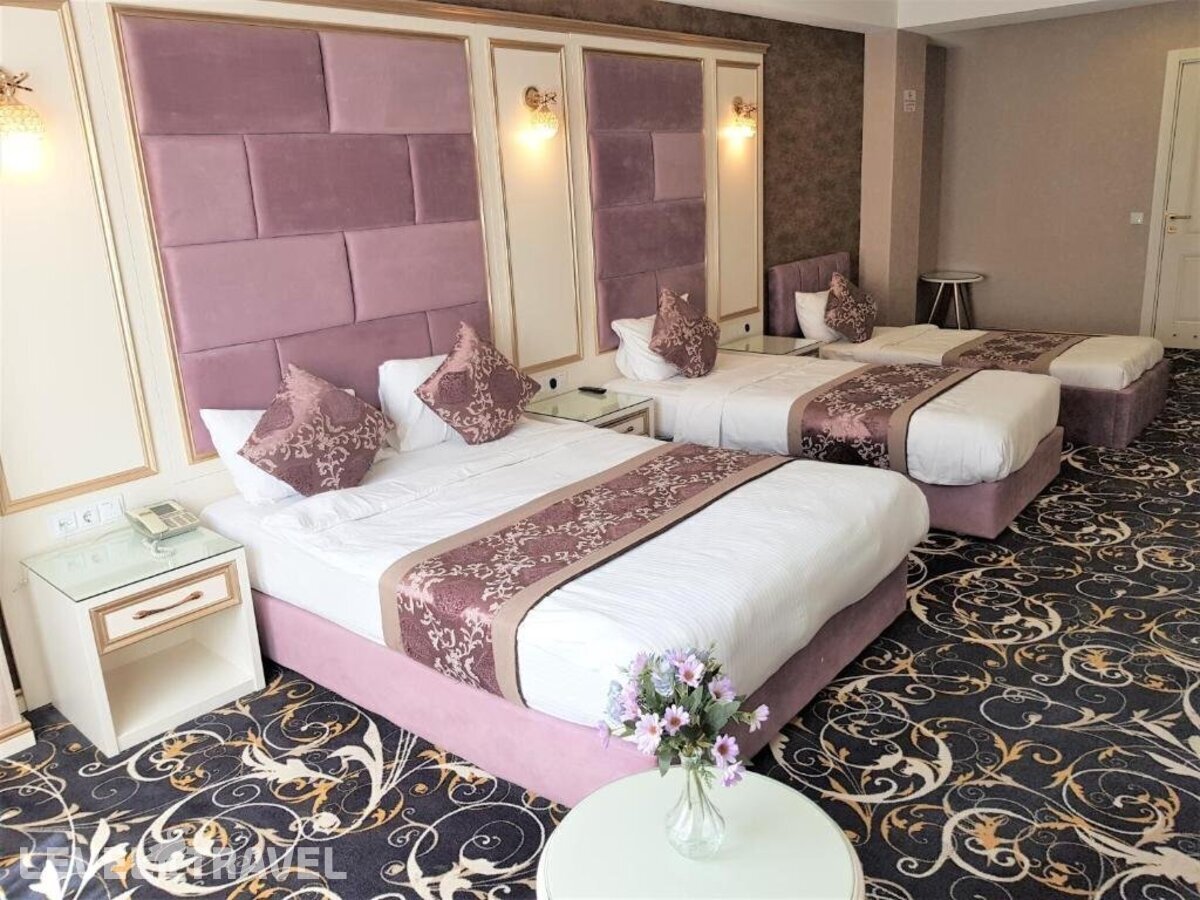 фотографии номера Четырехместный номер отеля Gold Tbilisi Hotel в Грузия(Тбилиси) - фото №4