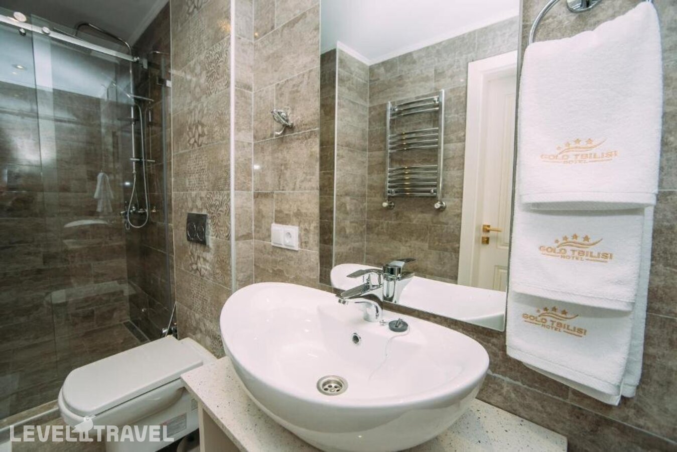 фотографии номера Четырехместный номер отеля Gold Tbilisi Hotel в Грузия(Тбилиси) - фото №11