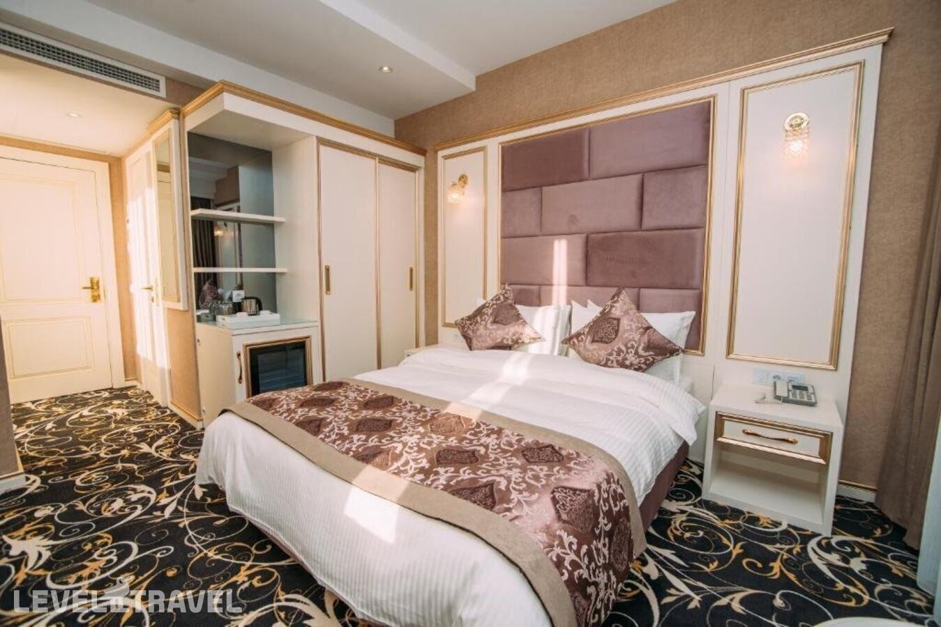 фотографии номера Улучшенный номер отеля Gold Tbilisi Hotel в Грузия(Тбилиси) - фото №7