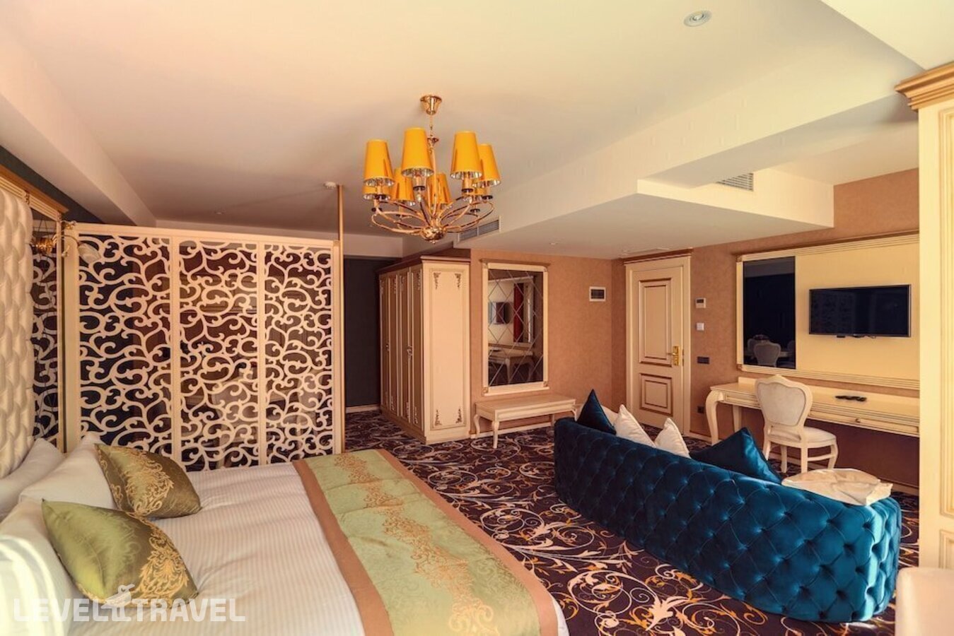 фотографии номера Улучшенный люкс отеля Gold Tbilisi Hotel в Грузия(Тбилиси) - фото №3