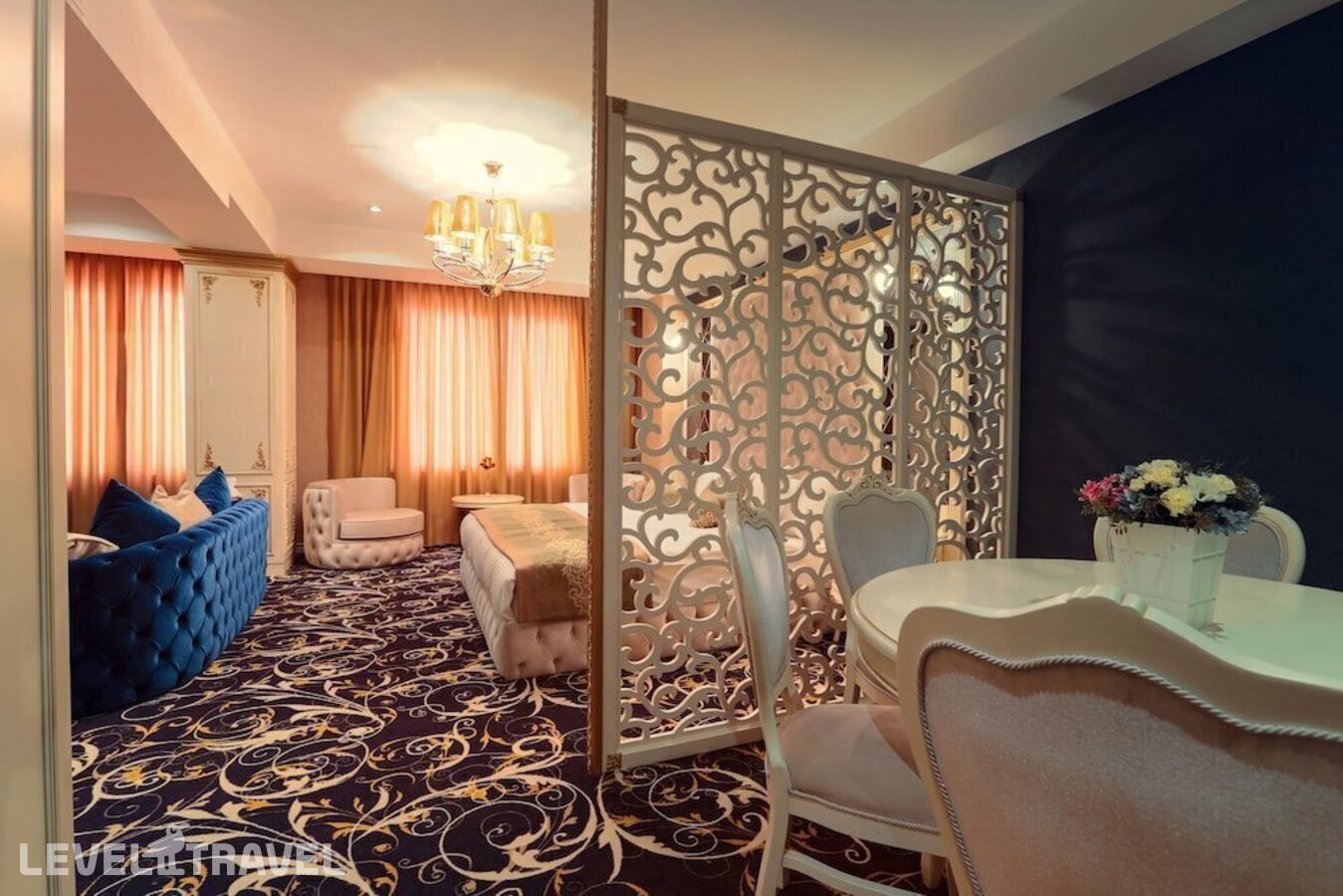 фотографии номера Улучшенный люкс отеля Gold Tbilisi Hotel в Грузия(Тбилиси) - фото №2