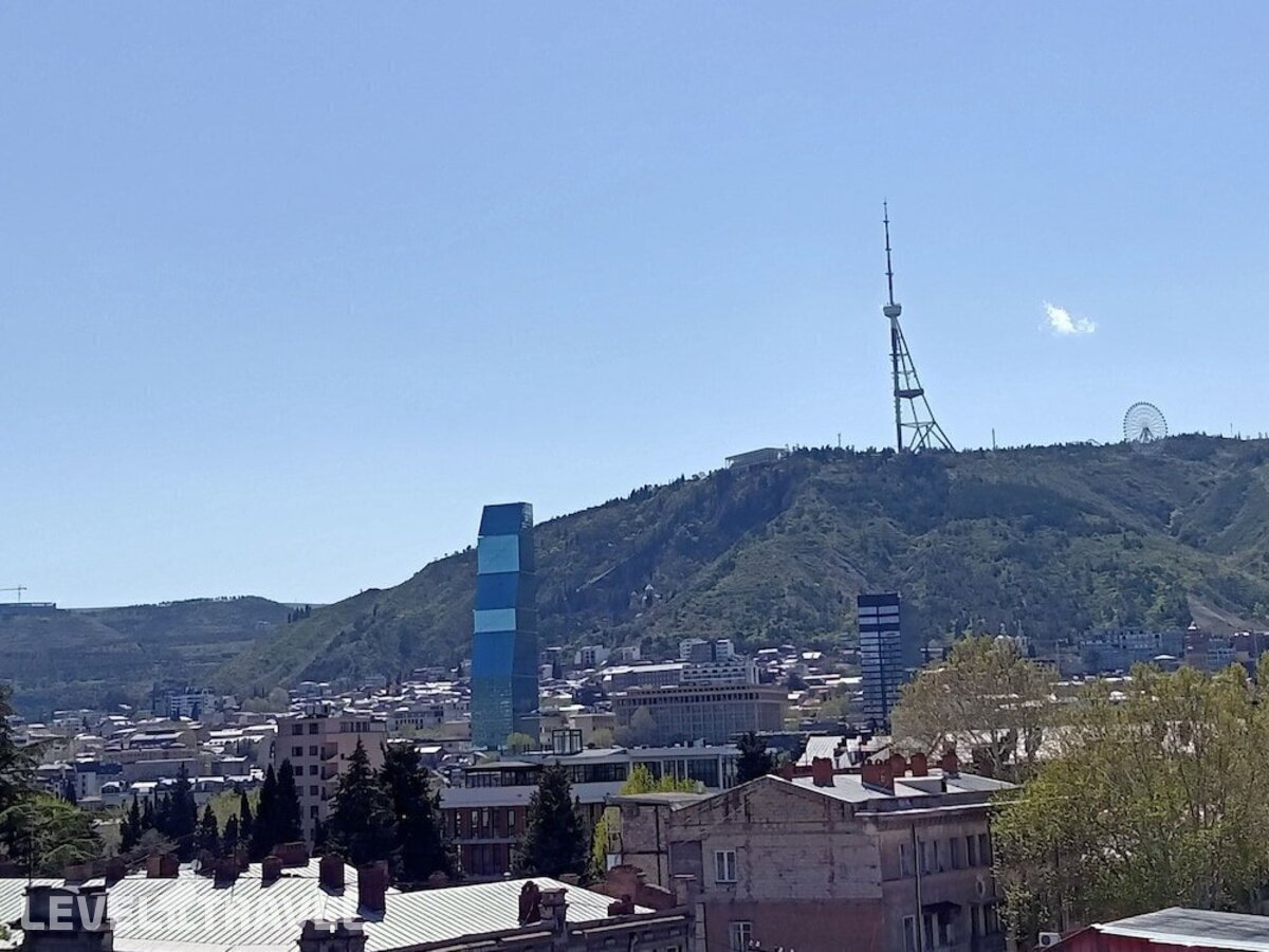 фотографии номера Улучшенный люкс отеля Gold Tbilisi Hotel в Грузия(Тбилиси) - фото №1