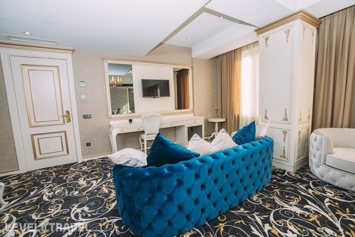 фотографии номера Улучшенный люкс отеля Gold Tbilisi Hotel в Грузия(Тбилиси) - фото №8
