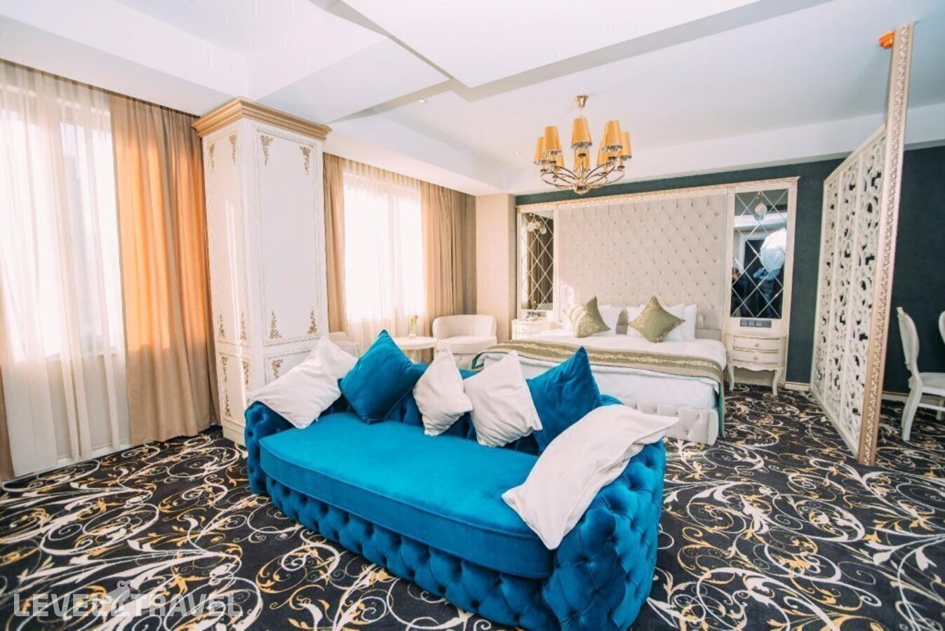 фотографии номера Улучшенный люкс отеля Gold Tbilisi Hotel в Грузия(Тбилиси) - фото №4