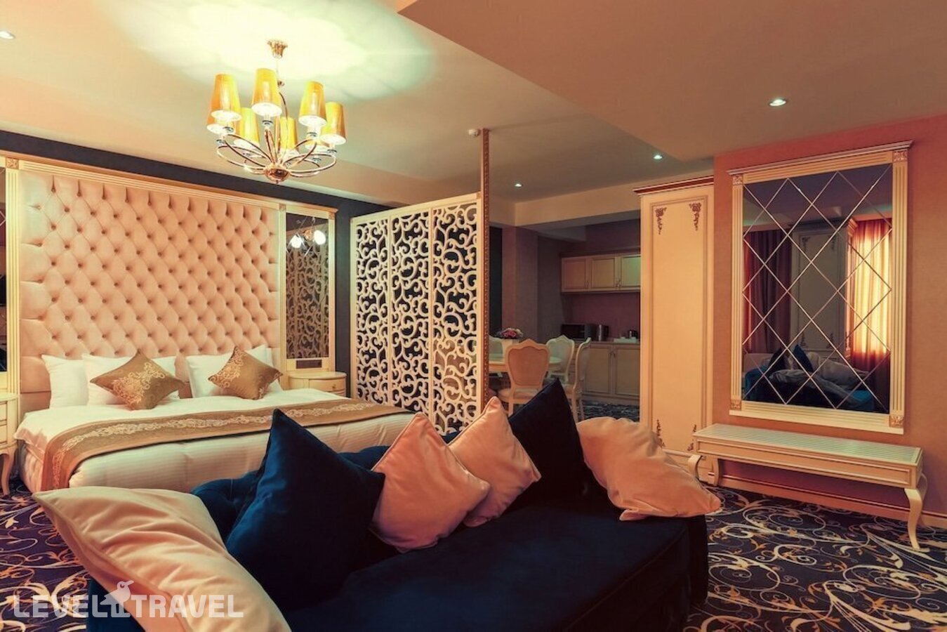 фотографии номера Улучшенный люкс отеля Gold Tbilisi Hotel в Грузия(Тбилиси) - фото №7
