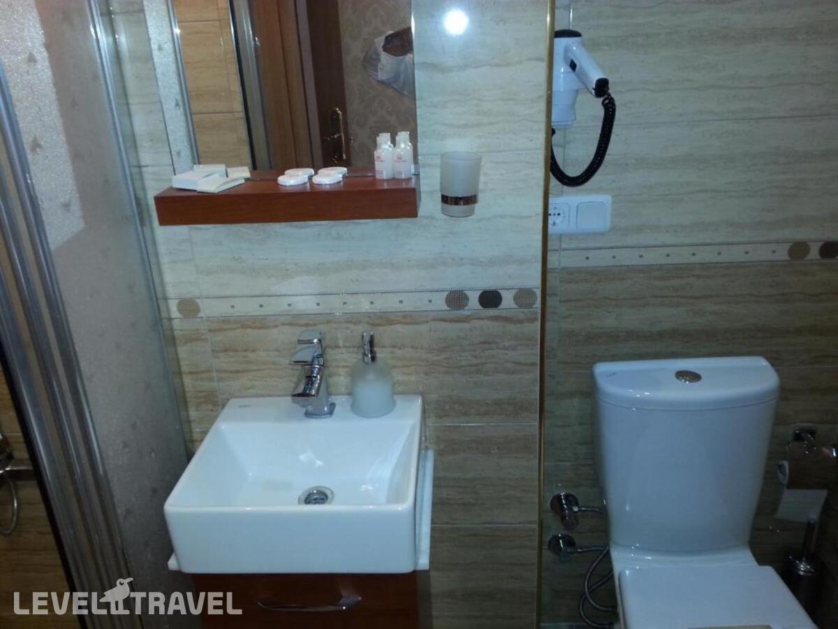 фотографии номера Трехместный номер отеля Rio Hotel в Турция(Лалели) - фото №3