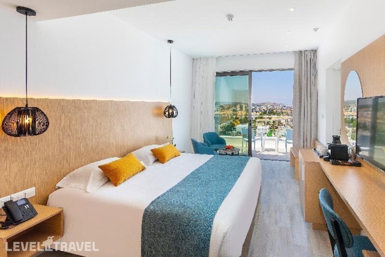 фотографии номера Стандартный номер отеля Leonardo Crystal Cove Hotel & Spa By The Sea (Adults Only 16+) в Кипр(Протарас) - фото №4