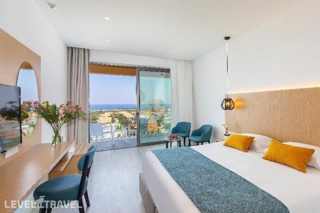 фотографии номера Стандартный номер отеля Leonardo Crystal Cove Hotel & Spa By The Sea (Adults Only 16+) в Кипр(Протарас) - фото №10