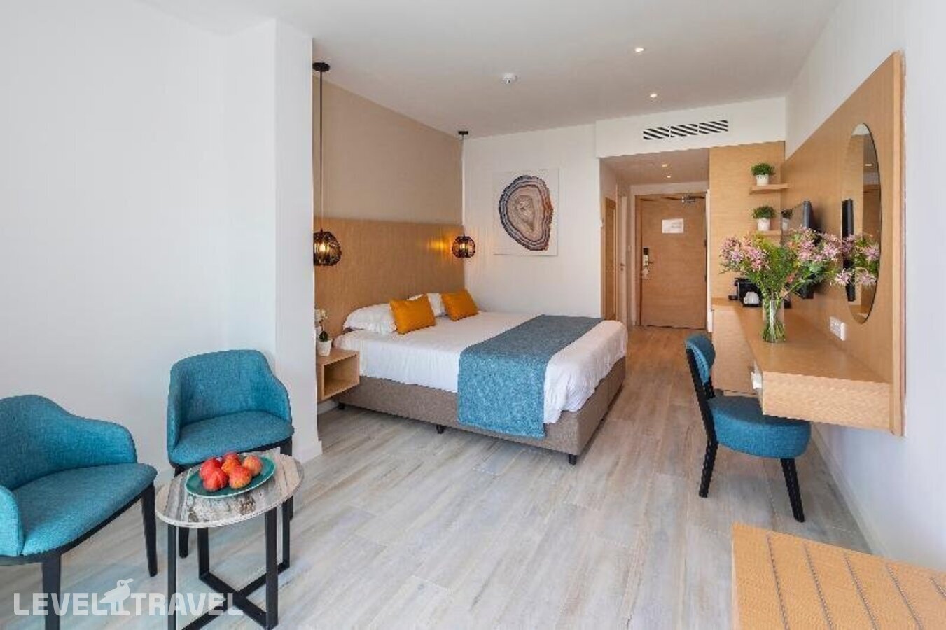 фотографии номера Стандартный номер отеля Leonardo Crystal Cove Hotel & Spa By The Sea (Adults Only 16+) в Кипр(Протарас) - фото №7