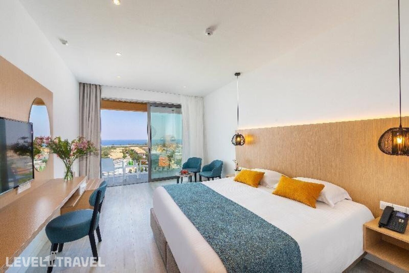 фотографии номера Стандартный номер отеля Leonardo Crystal Cove Hotel & Spa By The Sea (Adults Only 16+) в Кипр(Протарас) - фото №3