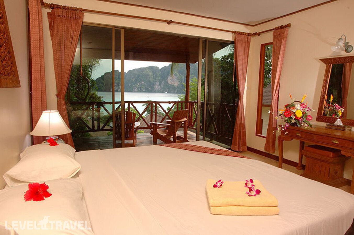 фотографии номера Гранд Делюкс отеля Phi Phi Bayview Premier Resort (Ex.Arayaburi Resort) в Таиланд(о. Пхи-Пхи) - фото №2