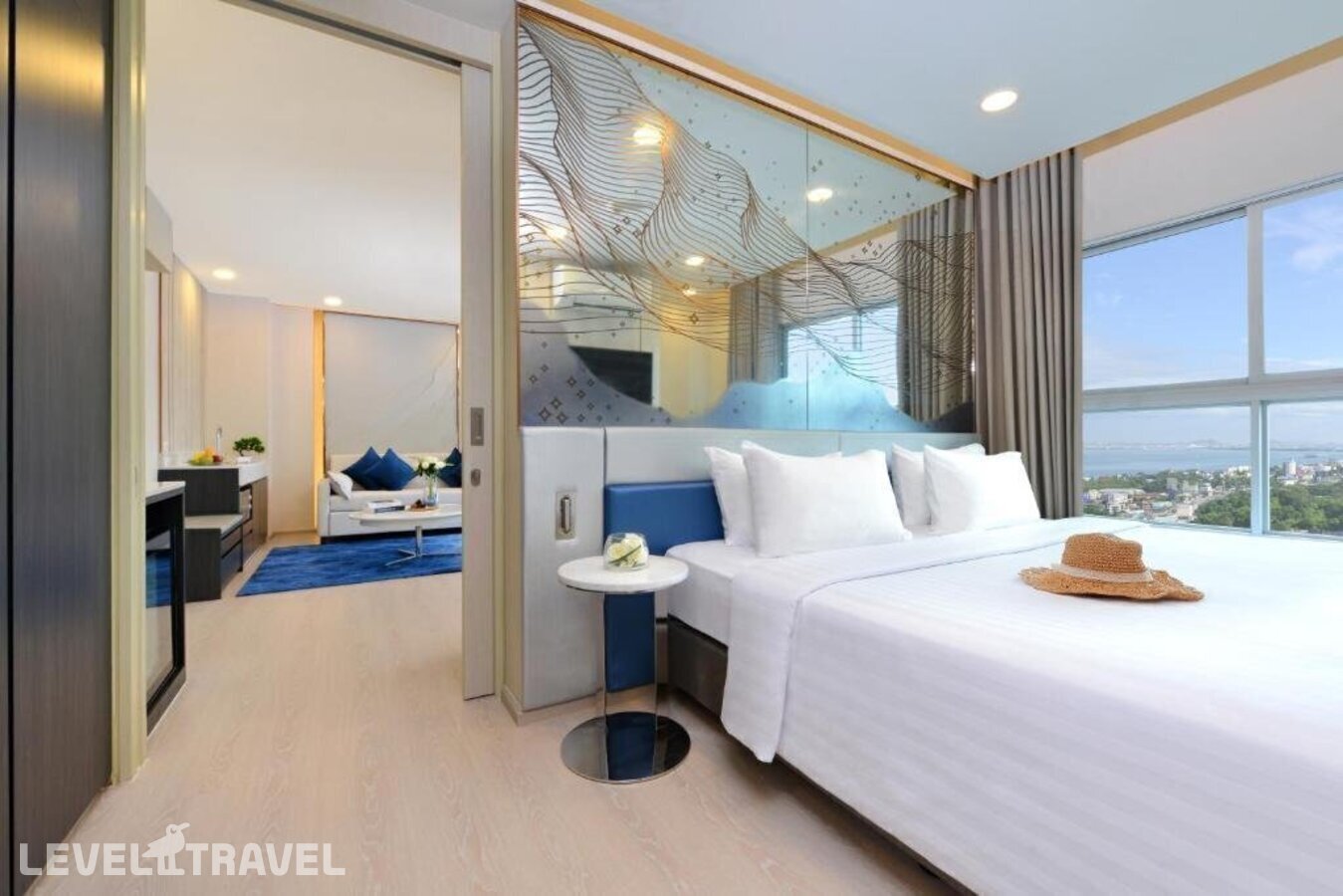 фотографии номера Люкс отеля Centre Point Hotel Pattaya в Таиланд(Наклуа) - фото №4
