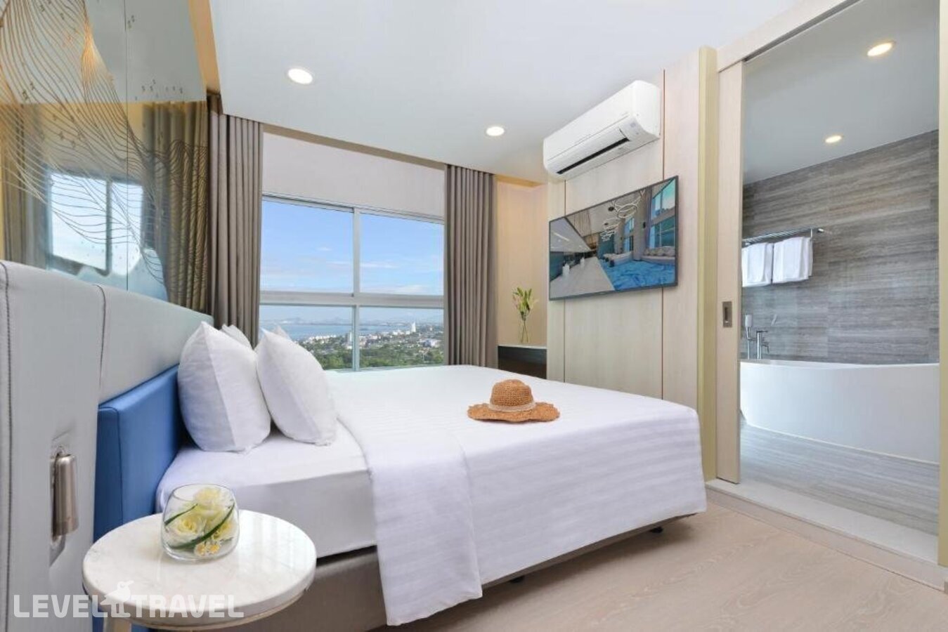 фотографии номера Люкс отеля Centre Point Hotel Pattaya в Таиланд(Наклуа) - фото №2