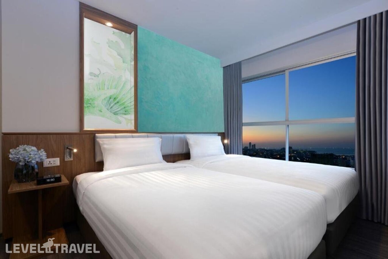 фотографии номера Трехместный номер отеля Centre Point Hotel Pattaya в Таиланд(Наклуа) - фото №3