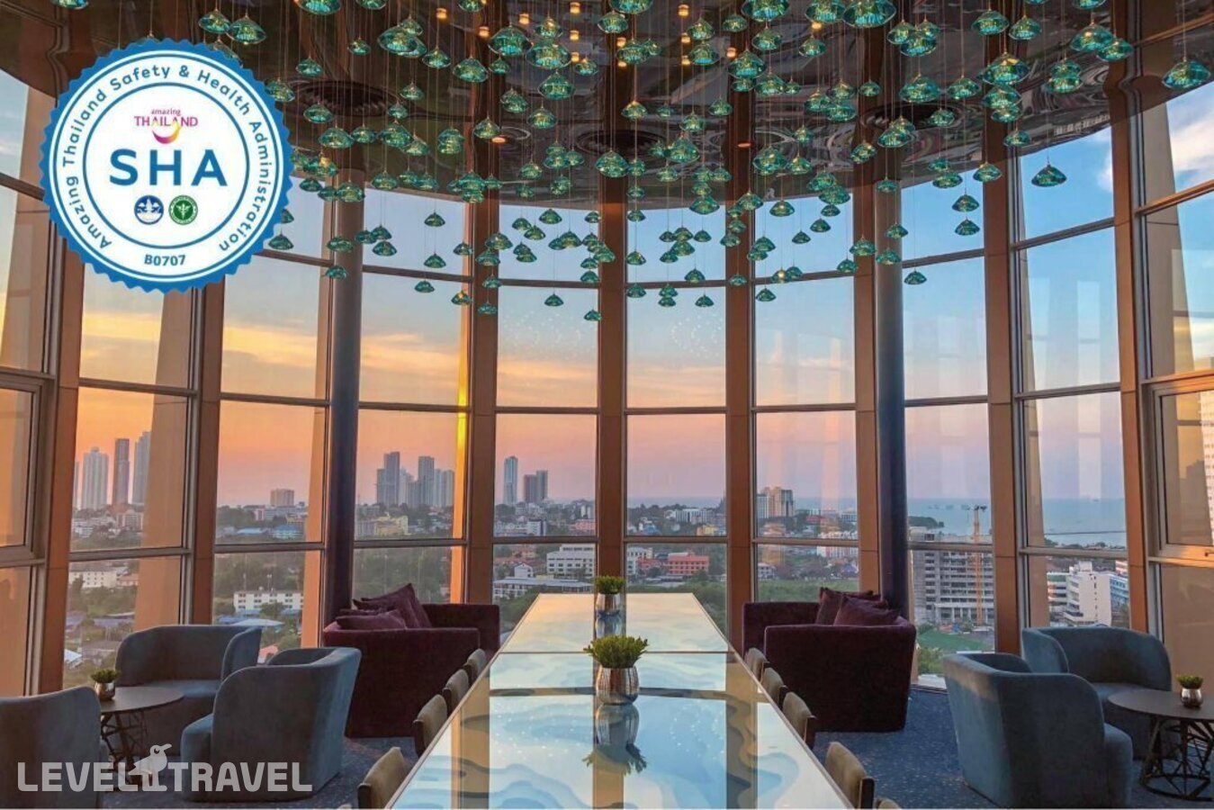 фотографии номера Трехместный номер отеля Centre Point Hotel Pattaya в Таиланд(Наклуа) - фото №4