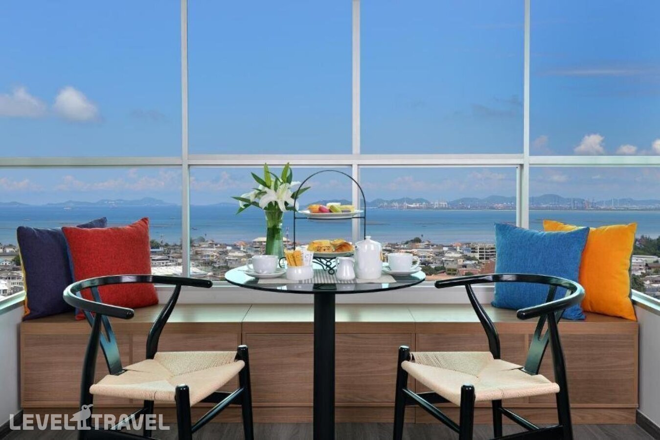 фотографии номера Трехместный номер отеля Centre Point Hotel Pattaya в Таиланд(Наклуа) - фото №5