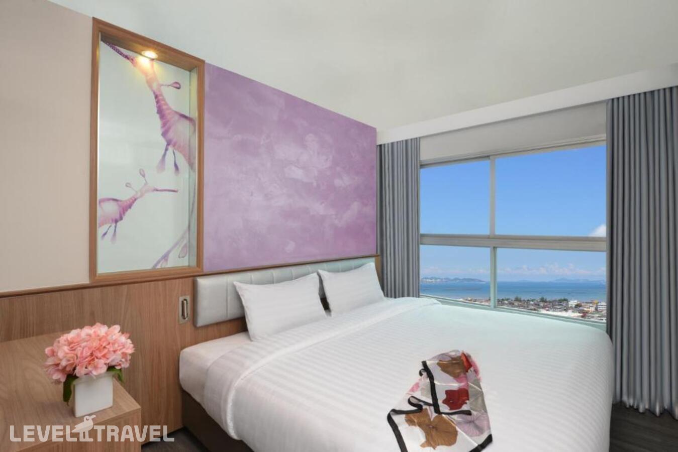 фотографии номера Люкс Гранд отеля Centre Point Hotel Pattaya в Таиланд(Наклуа) - фото №1