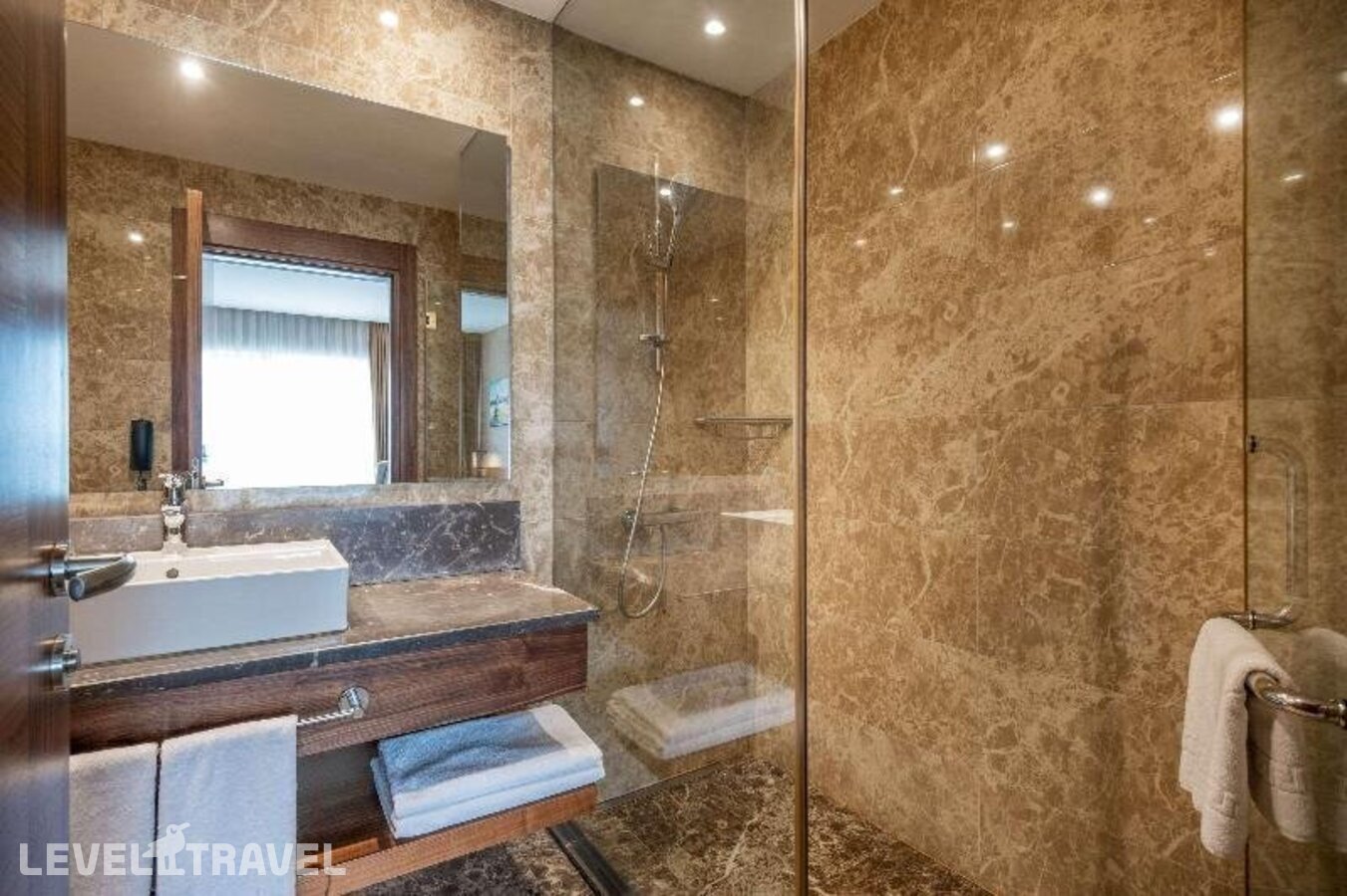 фотографии номера Стандартный номер отеля Clarion Hotel Istanbul Mahmutbey в Турция(Багджылар) - фото №10