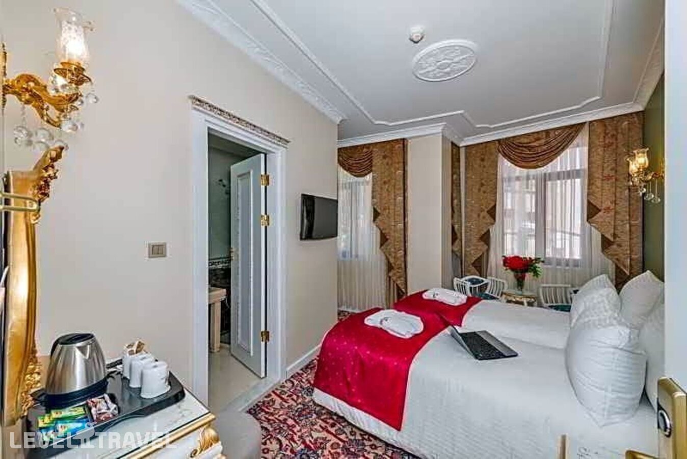 фотографии номера Трехместный улучшенный отеля The Galataport Hotel в Турция(Бейоглу) - фото №11